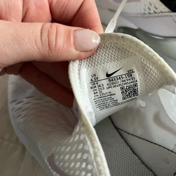 NIKE Air Max 270 youth 4.5 or women’s 6 white /black - Picture 8 of 16